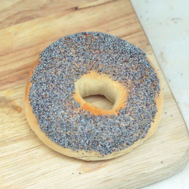 Picture of Poppy Seed Bagel (Eggless)