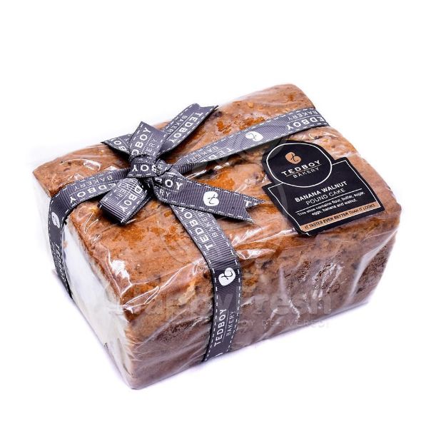Picture of Banana Walnut Pound Cake (Whole)