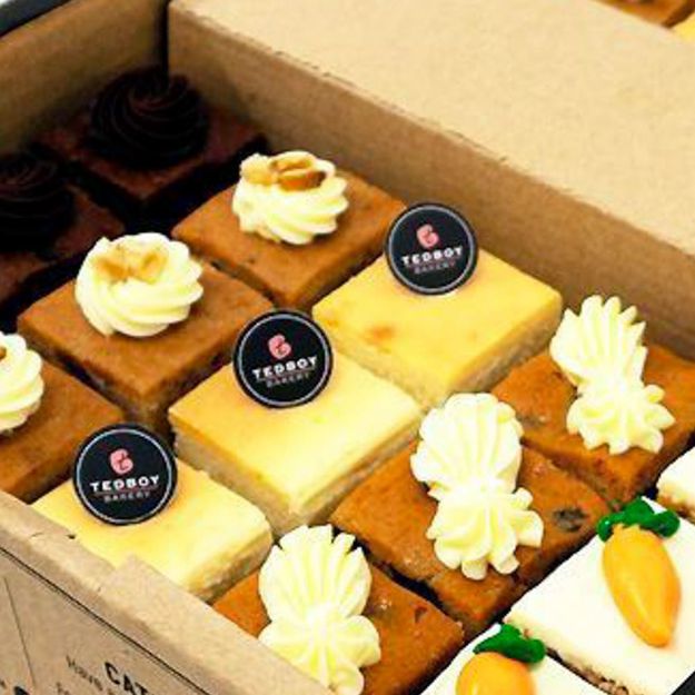 Picture of Mini Cakes Catering Box