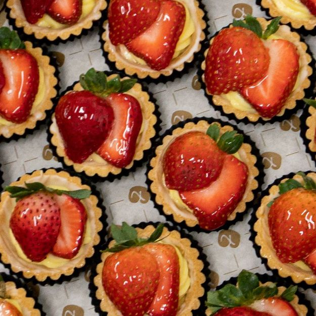 Picture of Mini Strawberry Tartlets Catering Box