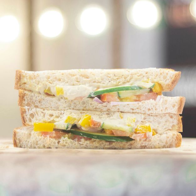 Picture of Hummus Bell Pepper  Sandwich (To-Go) (Vege)
